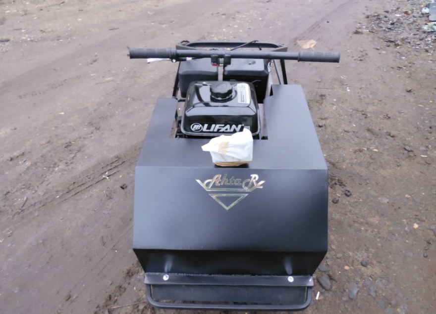 Мотобуксировщик AhtaR Зима 15 л/с с вариатором в Новомосковске