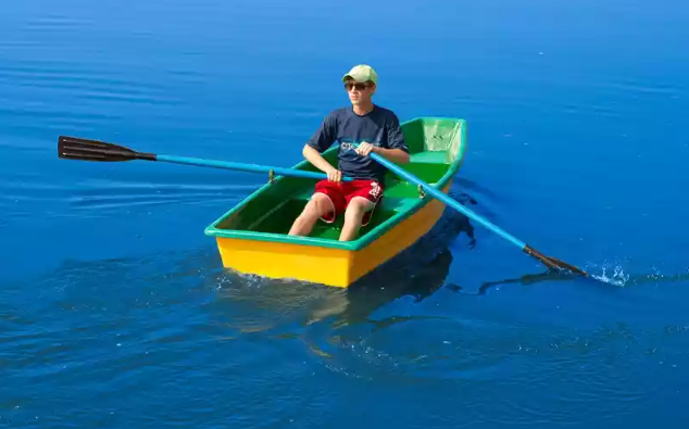 Стеклопластиковая лодка Малютка в Новомосковске