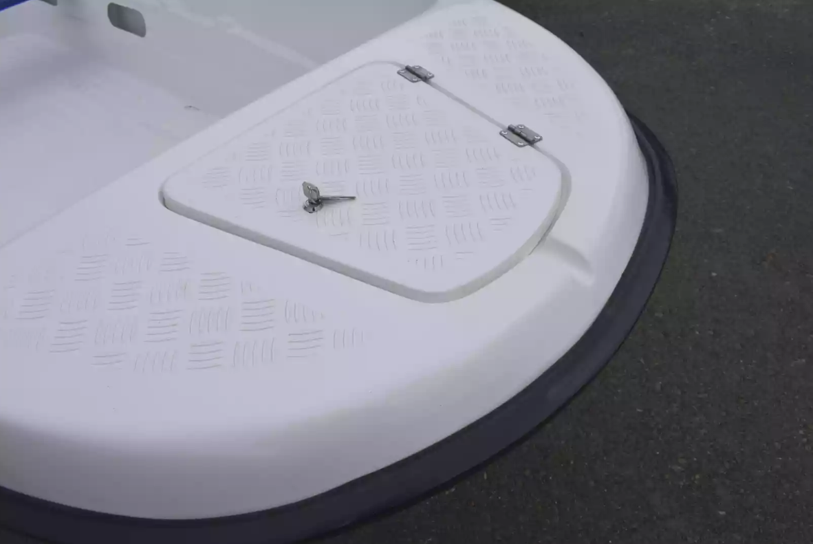 Стеклопластиковая лодка Пингвин New (тримаран) в Новомосковске