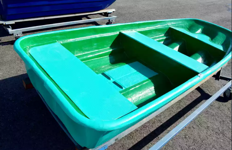 Стеклопластиковая лодка Старт (тримаран) в Новомосковске