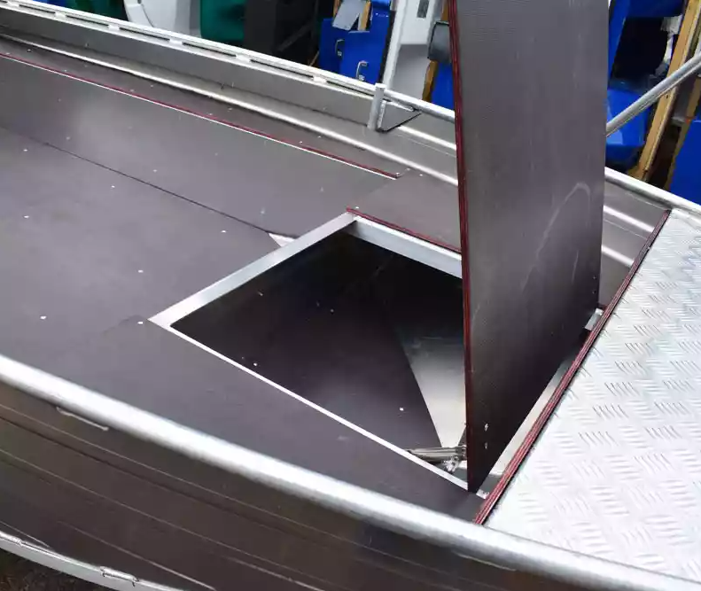 Алюминиевая лодка  Wyatboat-430 Master в Новомосковске