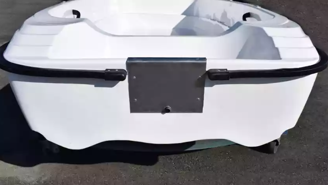 Стеклопластиковая лодка Пингвин (тримаран) в Новомосковске