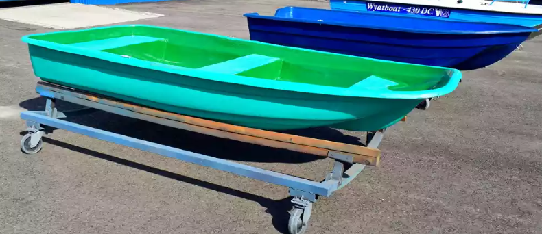 Стеклопластиковая лодка Старт (тримаран) в Новомосковске