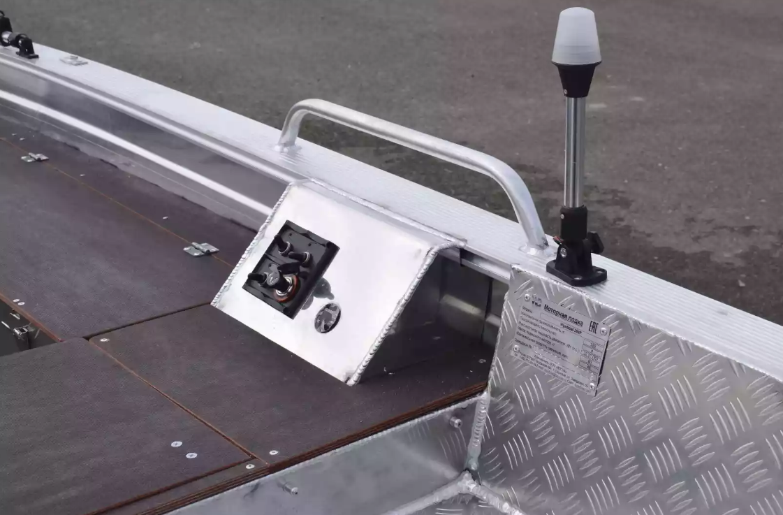 Алюминиевая лодка Wyatboat-390РМ в Новомосковске