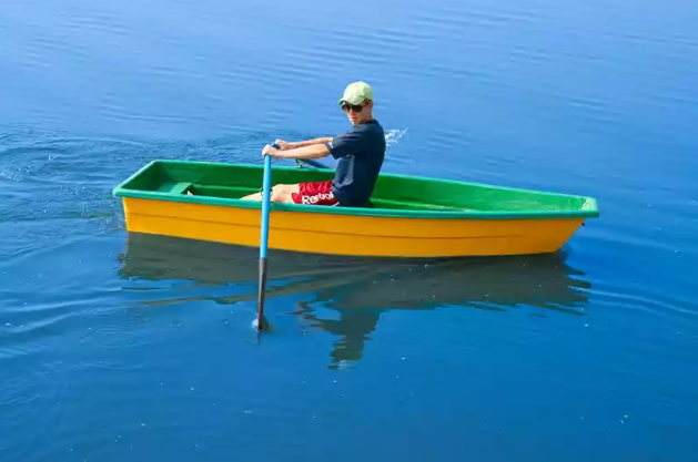 Стеклопластиковая лодка Малютка в Новомосковске