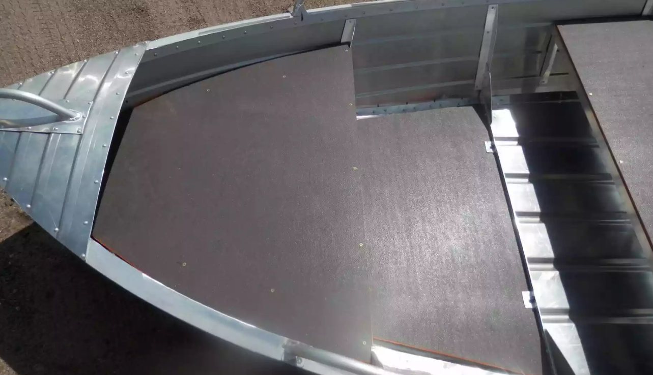 Алюминиевая лодка Вятка-Профи 32 в Новомосковске