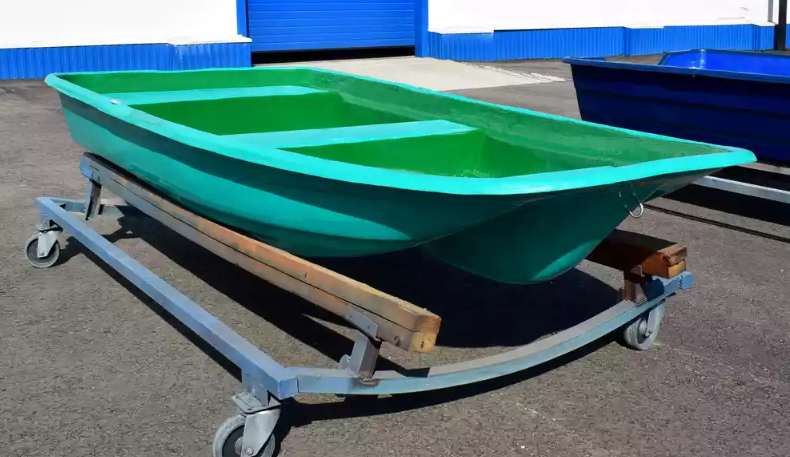 Стеклопластиковая лодка Старт (тримаран) в Новомосковске