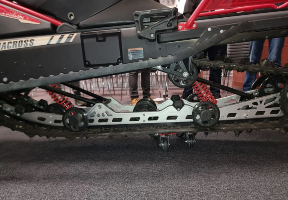 Снегоход AODES Siberiacross 1000 SWT 600mm LCD 6.8 в Новомосковске