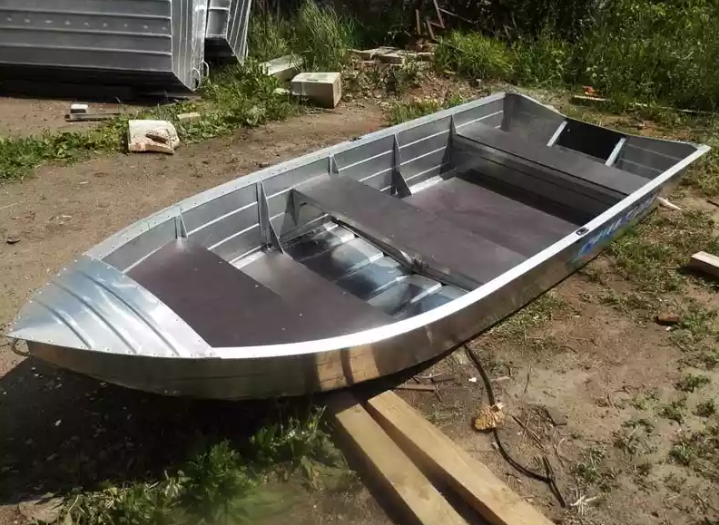 Алюминиевая лодка Вятка-Профи 37 в Новомосковске