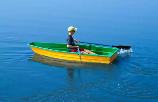 Стеклопластиковая лодка Малютка в Новомосковске