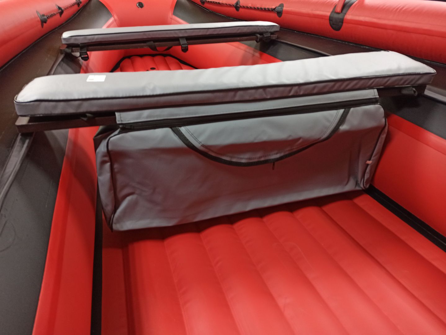 КОМПЛЕКТ МЯГКИХ НАКЛАДОК С СУМКОЙ ДЛЯ ЛОДОК 90Х20 СЕРЫЙ в Новомосковске