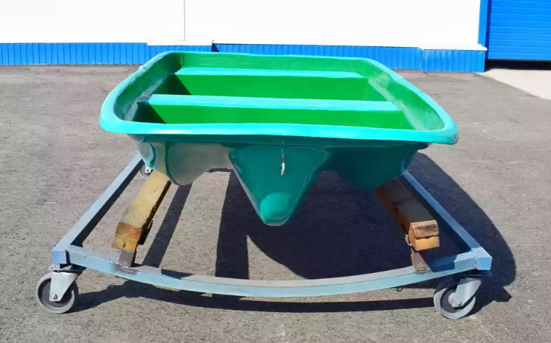 Стеклопластиковая лодка Старт (тримаран) в Новомосковске