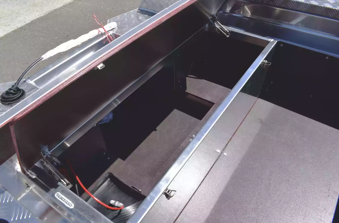 Алюминиевая лодка Wyatboat-390 DCM в Новомосковске