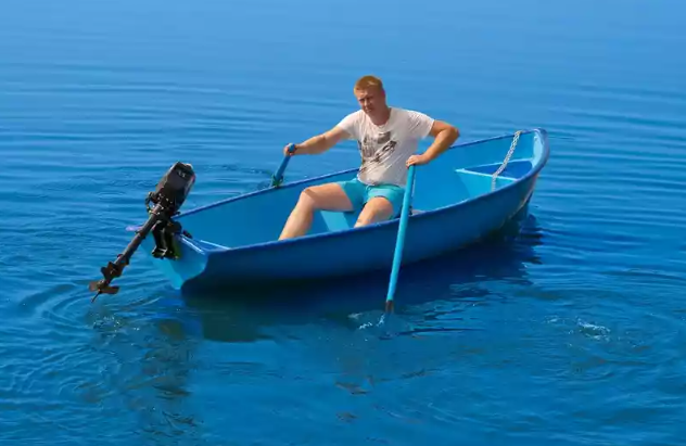 Стеклопластиковая лодка Омуль в Новомосковске