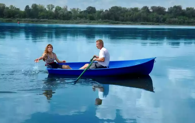 Стеклопластиковая лодка Дельфин в Новомосковске