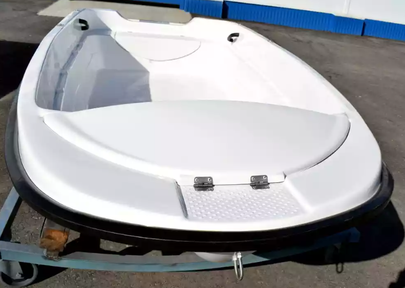 Стеклопластиковая лодка Пингвин (тримаран) в Новомосковске