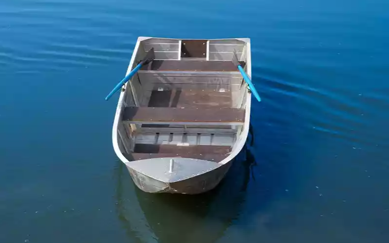 Алюминиевая лодка Вятка-Профи 37 в Новомосковске