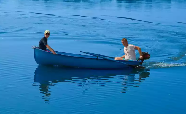 Стеклопластиковая лодка Омуль в Новомосковске