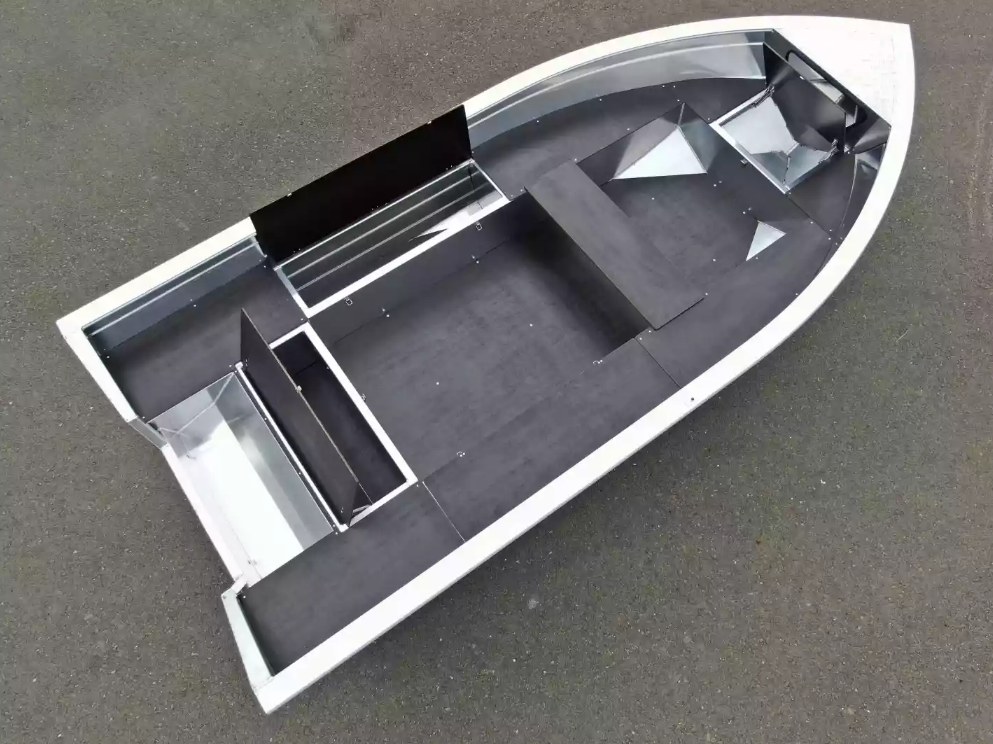 Алюминиевая лодка  Неман-420 в Новомосковске