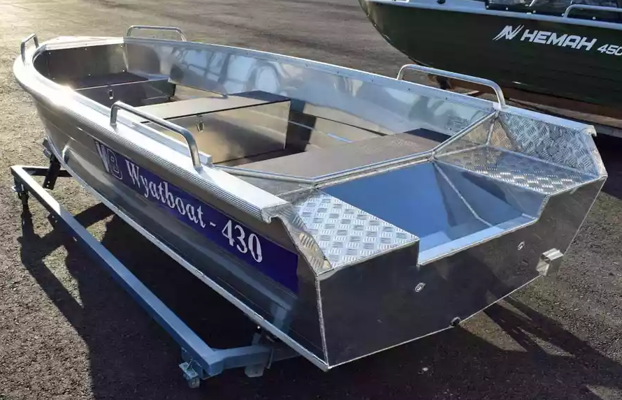 Алюминиевая лодка  Wyatboat-430 Р в Новомосковске