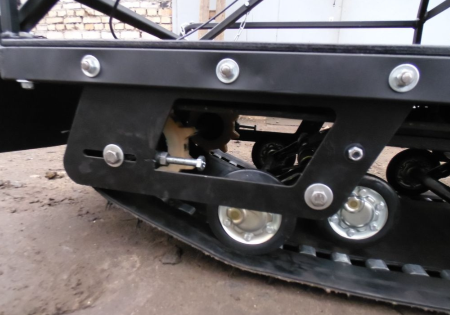 Мотобуксировщик AhtaR Зима 15 л/с с вариатором в Новомосковске