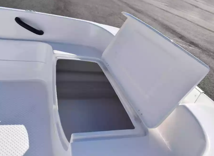 Стеклопластиковая лодка Пингвин (тримаран) в Новомосковске