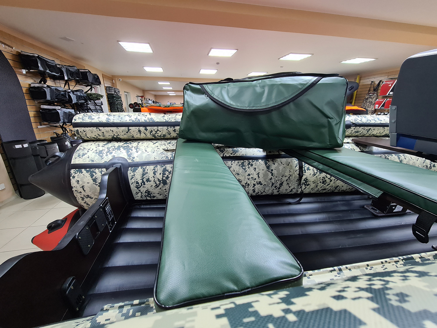 КОМПЛЕКТ МЯГКИХ НАКЛАДОК С СУМКОЙ ДЛЯ ЛОДОК 110Х20 ЗЕЛЕНЫЙ в Новомосковске