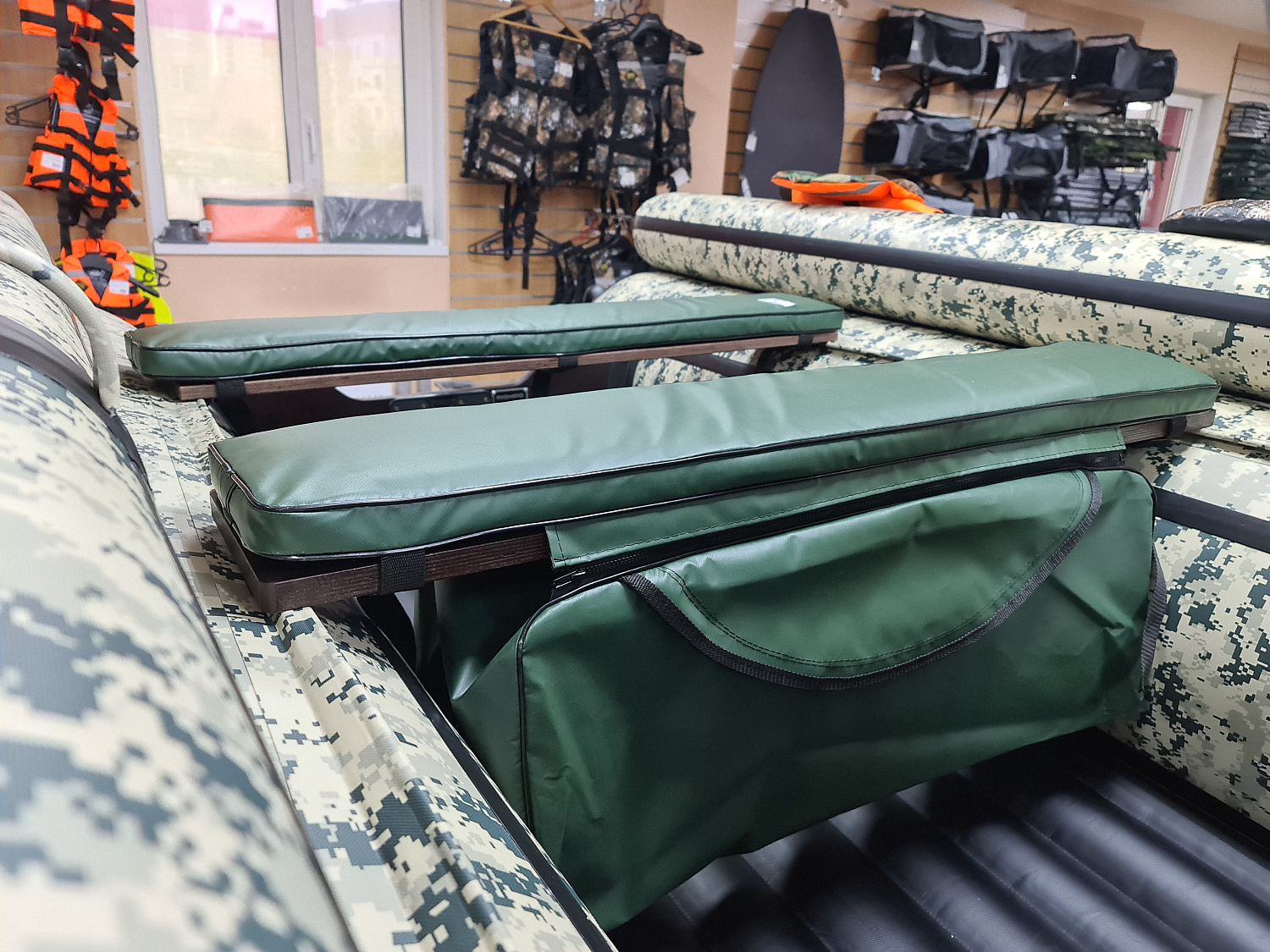 КОМПЛЕКТ МЯГКИХ НАКЛАДОК С СУМКОЙ ДЛЯ ЛОДОК 110Х20 ЗЕЛЕНЫЙ в Новомосковске